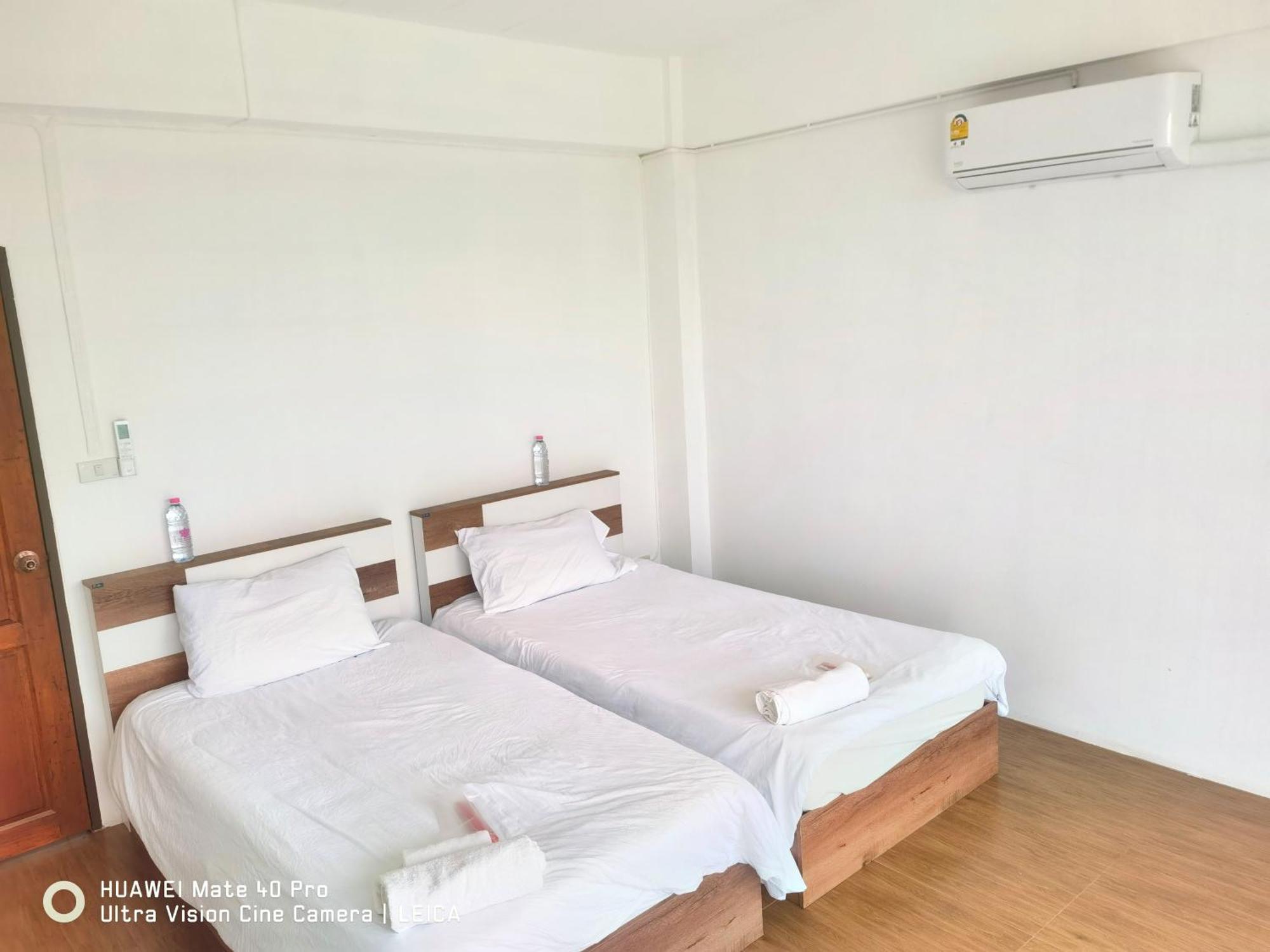 115 Townhouse 호텔 Ban Khlong Krang 외부 사진